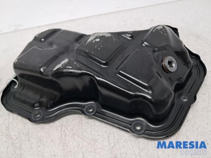 Usagé Couvercle carter Renault Clio IV Estate/Grandtour (7R) 1.2 TCE 16V EDC Prix € 35,00 Règlement à la marge proposé par Maresia Parts