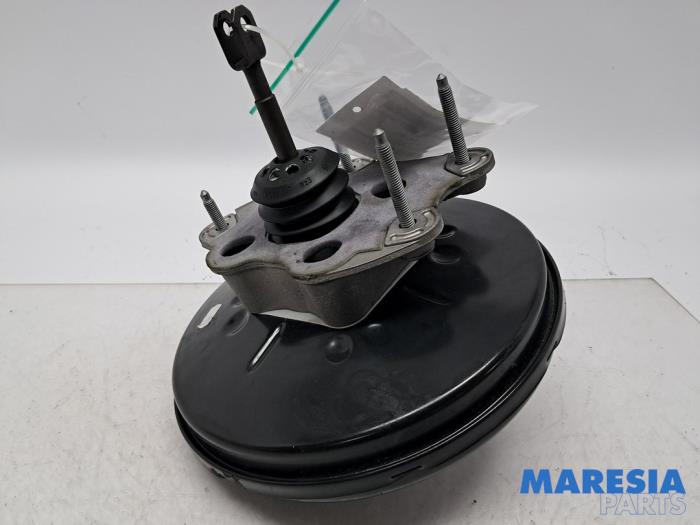 Usagé Servo frein Renault Clio IV Estate/Grandtour (7R) 0.9 Energy TCE 90 12V Prix € 34,95 Règlement à la marge proposé par Maresia Parts