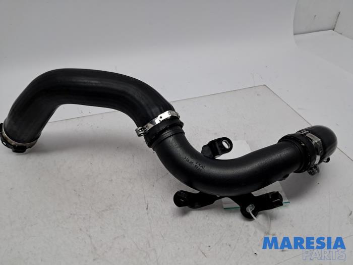 Gebrauchte Intercooler Schlauch Renault Clio IV Estate/Grandtour (7R) 0.9 Energy TCE 90 12V Preis € 40,00 Margenregelung angeboten von Maresia Parts