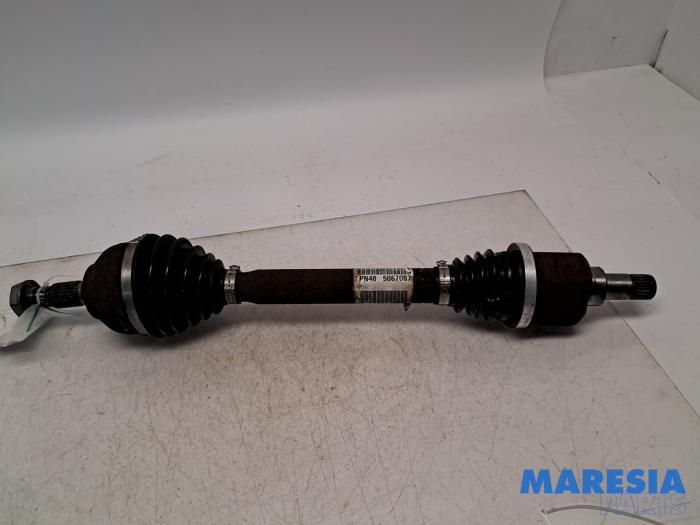 Gebrauchte Antriebswelle links vorne Peugeot 3008 I (0U/HU) 2.0 HYbrid4 16V Preis € 95,00 Margenregelung angeboten von Maresia Parts