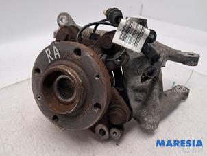 Usados Mangueta derecha detrás Peugeot 3008 I (0U/HU) 2.0 HYbrid4 16V Precio € 49,00 Norma de margen ofrecido por Maresia Parts