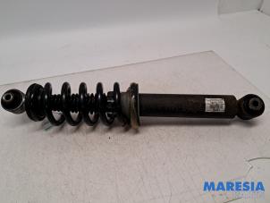 Usados Barra de amortiguador derecha detrás Peugeot 3008 I (0U/HU) 2.0 HYbrid4 16V Precio € 75,00 Norma de margen ofrecido por Maresia Parts