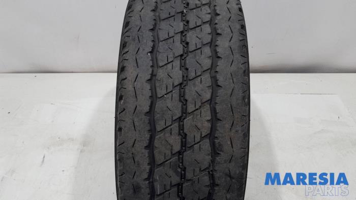Używane Opona Fiat Ducato (250) 2.3 D 130 Multijet Cena € 36,30 Z VAT oferowane przez Maresia Parts