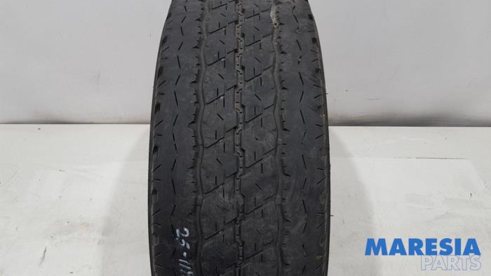 Używane Opona Fiat Ducato (250) 2.3 D 130 Multijet Cena € 36,30 Z VAT oferowane przez Maresia Parts
