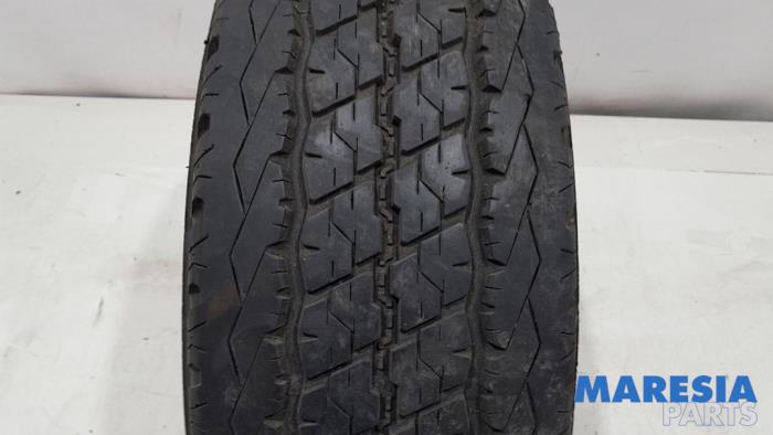 Używane Opona Fiat Ducato (250) 2.3 D 130 Multijet Cena € 42,35 Z VAT oferowane przez Maresia Parts