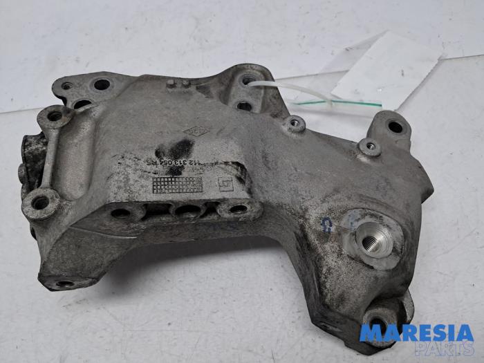 Used Engine mount Opel Vivaro 1.6 CDTi BiTurbo 125 Price € 42,35 Inclusive VAT offered by Maresia Parts