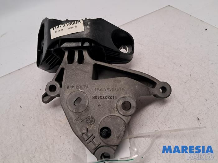 Used Engine mount Renault Megane IV Estate (RFBK) 1.3 TCE 115 16V Price € 32,50 Margin scheme offered by Maresia Parts