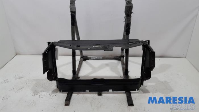 Begagnade Lufttratt Renault Trafic (1FL/2FL/3FL/4FL) 1.6 dCi 90 Pris € 42,35 Inklusive moms erbjuds av Maresia Parts