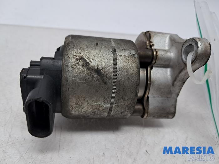 Używane Zawór EGR Peugeot 307 CC (3B) 2.0 16V Cena € 25,00 Procedura marży oferowane przez Maresia Parts