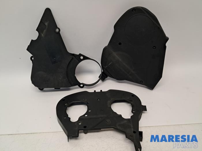Usagé Couvercle de distribution Peugeot 307 CC (3B) 2.0 16V Prix € 20,00 Règlement à la marge proposé par Maresia Parts