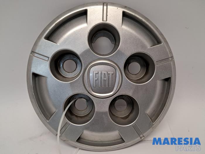 Używane Kolpak Fiat Ducato (250) 2.3 D 130 Multijet Cena € 12,10 Z VAT oferowane przez Maresia Parts