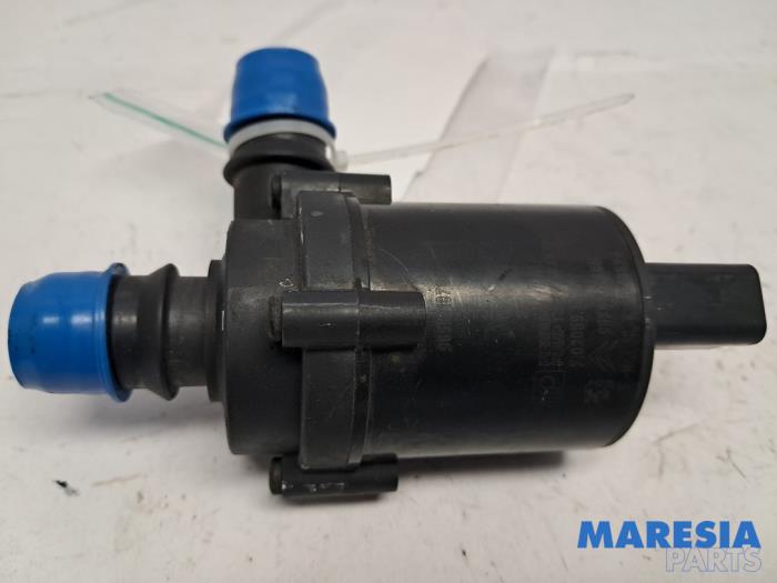 Begagnade Extra vattenpump Peugeot 3008 I (0U/HU) 2.0 HYbrid4 16V Pris € 49,95 Marginaltabell erbjuds av Maresia Parts