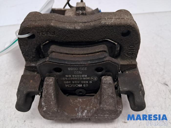 Gebrauchte Bremszange links hinten Peugeot 2008 (CU) 1.2 Vti 12V PureTech 82 Preis € 19,90 Margenregelung angeboten von Maresia Parts