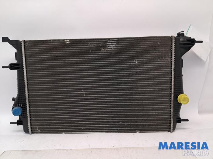 Usagé Radiateur Renault Grand Scénic III (JZ) 2.0 16V CVT Prix € 70,00 Règlement à la marge proposé par Maresia Parts