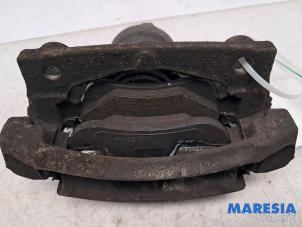 Begagnade Främre bromsok, vänster Peugeot 107 1.0 12V Pris € 18,95 Marginaltabell erbjuds av Maresia Parts