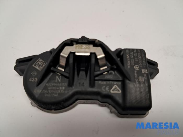 Begagnade Däcktryckssensor Renault Megane IV Estate (RFBK) 1.3 TCE 115 16V Pris € 15,00 Marginaltabell erbjuds av Maresia Parts