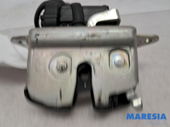Begagnade Låsmekanism, baklucka Alfa Romeo 159 Sportwagon (939BX) 1.8 MPI 16V Pris € 50,00 Marginaltabell erbjuds av Maresia Parts