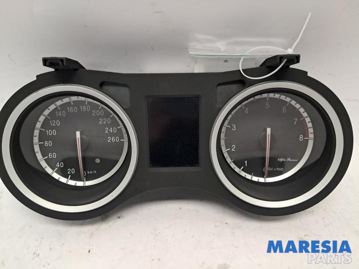 Begagnade Instrumentpanel Alfa Romeo 159 Sportwagon (939BX) 1.8 MPI 16V Pris € 75,00 Marginaltabell erbjuds av Maresia Parts