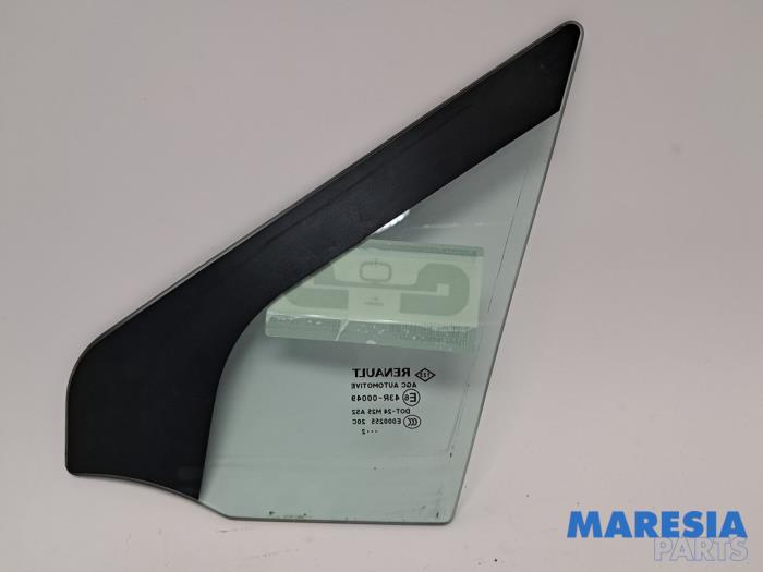 Usados Ventanilla triangular derecha delante Renault Grand Scénic III (JZ) 2.0 16V CVT Precio € 20,00 Norma de margen ofrecido por Maresia Parts