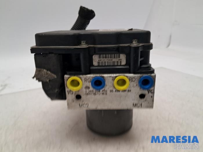 Begagnade ABS-pump Peugeot 307 CC (3B) 2.0 16V Pris € 99,99 Marginaltabell erbjuds av Maresia Parts