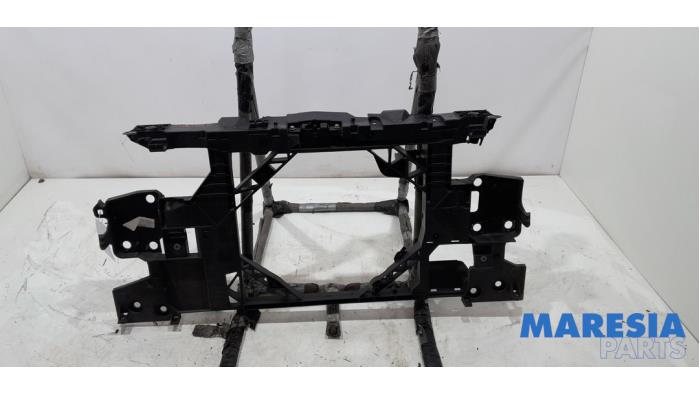 Begagnade Front Renault Megane III Berline (BZ) 1.4 16V TCe 130 Pris € 49,00 Marginaltabell erbjuds av Maresia Parts