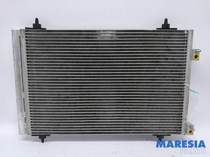 Usagé Condenseur de climatisation Peugeot 307 CC (3B) 2.0 16V Prix € 25,00 Règlement à la marge proposé par Maresia Parts