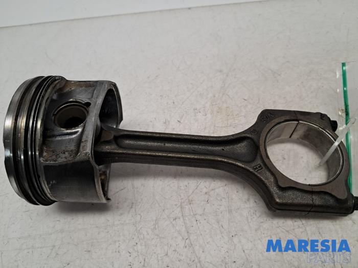Usados Biela Peugeot 207 CC (WB) 1.6 16V THP Precio € 34,99 Norma de margen ofrecido por Maresia Parts