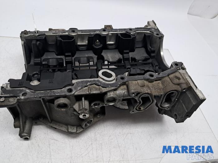Usagé Couvercle carter Renault Scénic IV (RFAJ) 1.3 TCE 140 16V Prix € 105,00 Règlement à la marge proposé par Maresia Parts