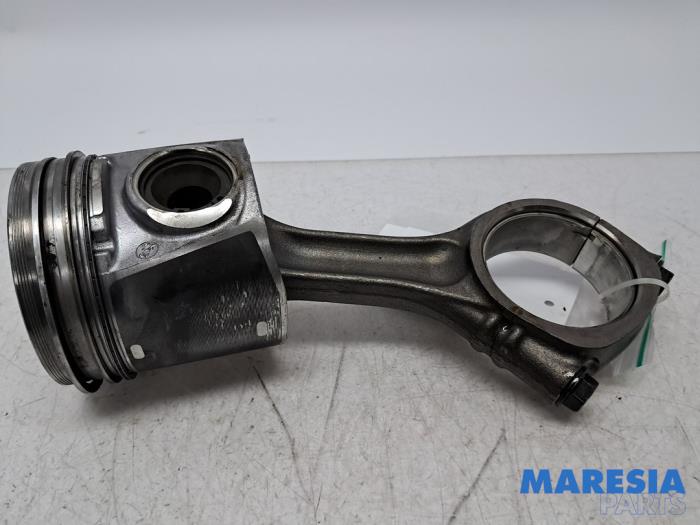 Usados Biela Fiat Ducato (250) 3.0 140 Natural Power Precio € 127,05 IVA incluido ofrecido por Maresia Parts