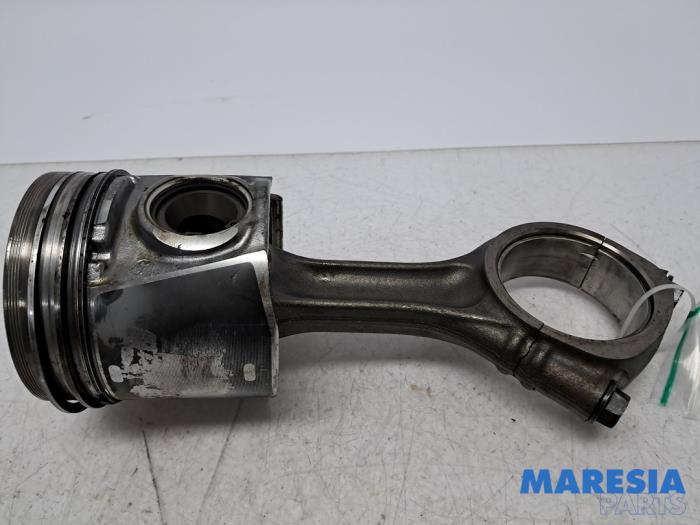 Usados Biela Fiat Ducato (250) 3.0 140 Natural Power Precio € 127,05 IVA incluido ofrecido por Maresia Parts