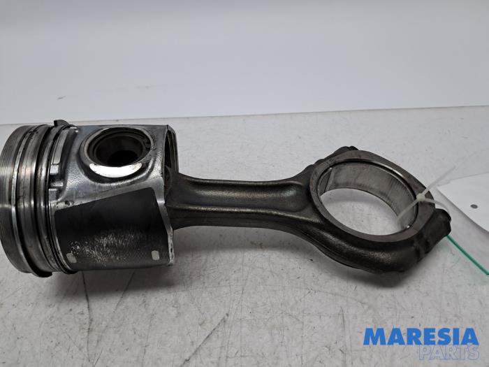 Usados Biela Fiat Ducato (250) 3.0 140 Natural Power Precio € 127,05 IVA incluido ofrecido por Maresia Parts