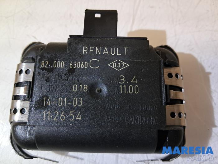 Begagnade Regnsensor Renault Espace (JK) 2.0 16V Turbo Pris € 25,00 Marginaltabell erbjuds av Maresia Parts
