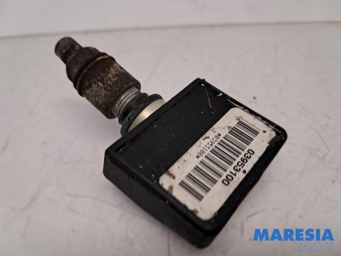 Begagnade Däcktryckssensor Renault Espace (JK) 2.0 16V Turbo Pris € 15,00 Marginaltabell erbjuds av Maresia Parts