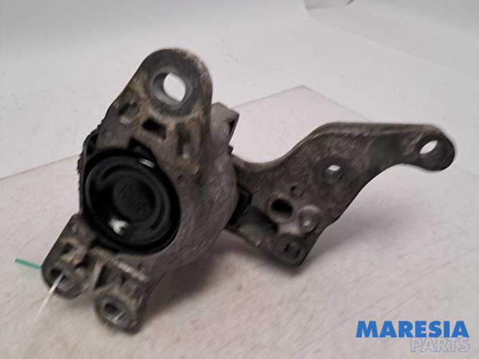 Gebrauchte Motorlager Opel Vivaro 1.6 CDTI 95 Euro 6 Preis € 42,29 Mit Mehrwertsteuer angeboten von Maresia Parts