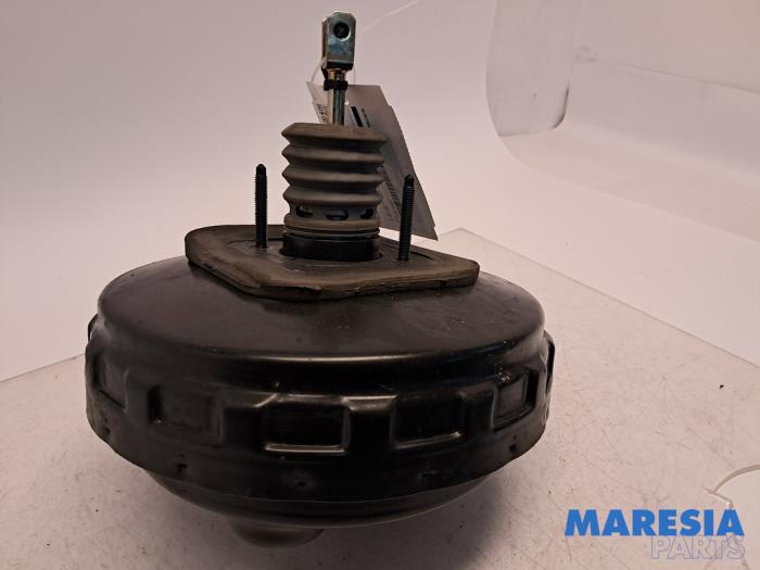 Usagé Assistant de freinage Renault Espace (JK) 2.0 16V Turbo Prix € 75,00 Règlement à la marge proposé par Maresia Parts