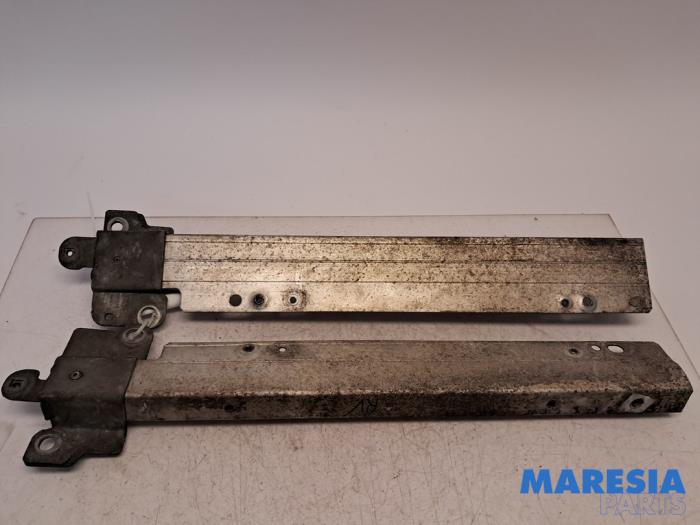 Usagé Faux châssis Renault Espace (JK) 2.0 16V Turbo Prix € 50,00 Règlement à la marge proposé par Maresia Parts