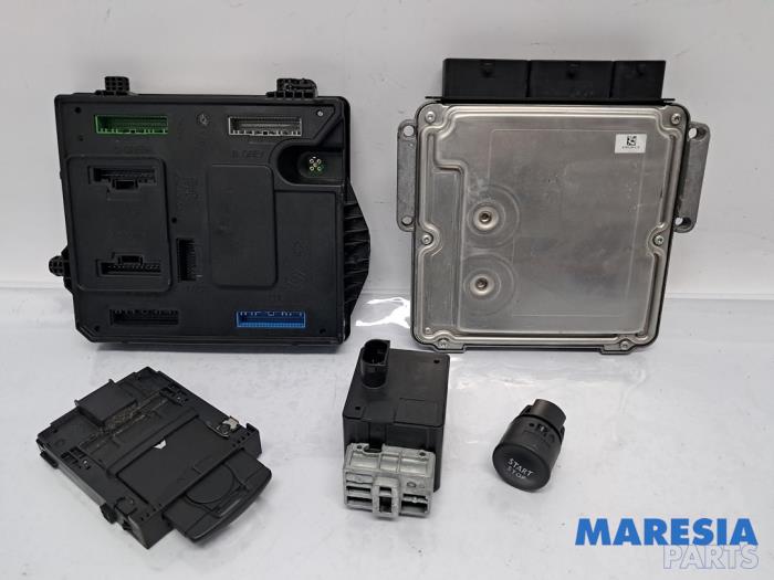 Used Engine management computer Renault Grand Scénic III (JZ) 1.6 dCi Price € 300,00 Margin scheme offered by Maresia Parts