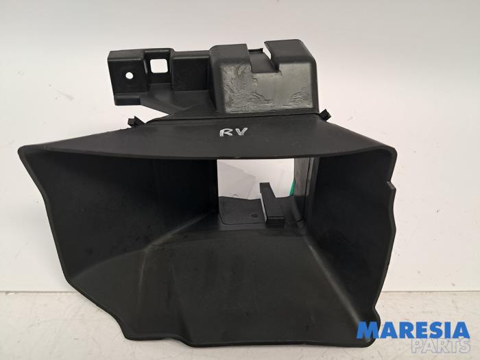Begagnade Lufttratt Renault Megane IV Estate (RFBK) 1.3 TCE 115 16V Pris € 24,99 Marginaltabell erbjuds av Maresia Parts
