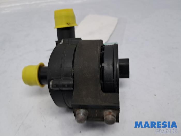 Begagnade Extra vattenpump Renault Grand Scénic III (JZ) 1.6 dCi Pris € 25,00 Marginaltabell erbjuds av Maresia Parts