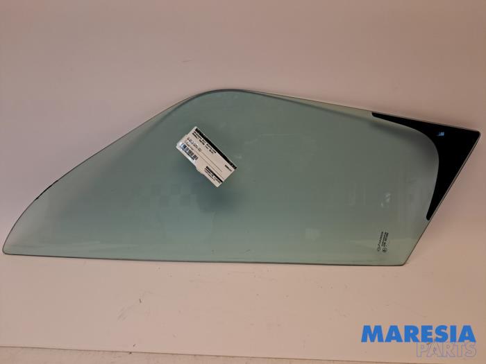 Usados Ventanilla triangular derecha delante Renault Master III (MA/MB/MC/MD/MH/MF/MG/MH) 2.3 dCi 16V Precio € 121,00 IVA incluido ofrecido por Maresia Parts