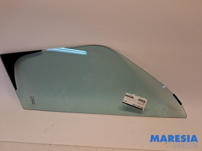 Usados Ventanilla triangular izquierda delante Renault Master III (MA/MB/MC/MD/MH/MF/MG/MH) 2.3 dCi 16V Precio € 121,00 IVA incluido ofrecido por Maresia Parts