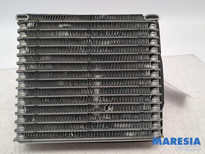 Usagé Radiateur clim Fiat 500 (312) 1.2 Prix € 150,00 Règlement à la marge proposé par Maresia Parts