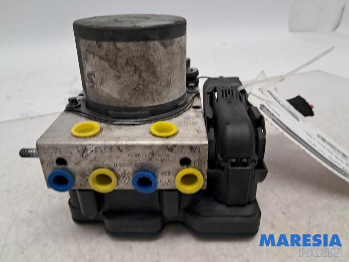 Gebrauchte ABS Pumpe Renault Master III (MA/MB/MC/MD/MH/MF/MG/MH) 2.3 dCi 16V Preis € 181,50 Mit Mehrwertsteuer angeboten von Maresia Parts