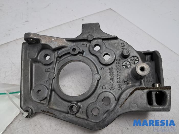 Fuel pump bracket