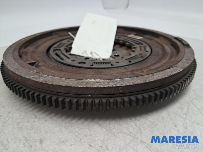 Used Flywheel Alfa Romeo Giulietta (940) 1.4 TB 16V MultiAir Price € 149,99 Margin scheme offered by Maresia Parts