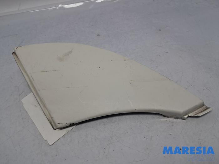 Używane Krawedz reflektora prawa Fiat Ducato (250) 2.0 D 115 Multijet Cena € 30,25 Z VAT oferowane przez Maresia Parts