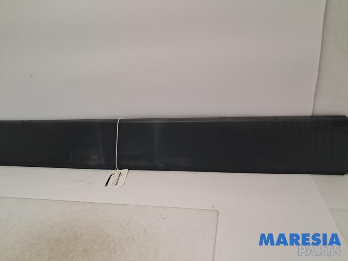 Begagnade Dekorstripe Fiat Ducato (250) 2.0 D 115 Multijet Pris € 54,45 Inklusive moms erbjuds av Maresia Parts