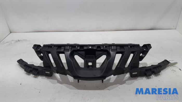 Begagnade Framdelsstöd Peugeot 308 SW (4E/H) 1.6 VTI 16V Pris € 49,95 Marginaltabell erbjuds av Maresia Parts