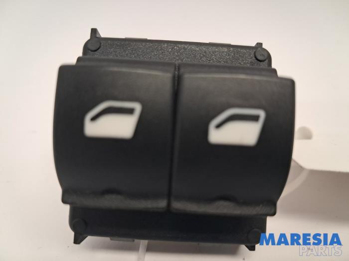 Usados Interruptor combinado de ventanillas Citroen C3 (SX/SW) 1.2 Vti 12V PureTech Precio € 25,00 Norma de margen ofrecido por Maresia Parts