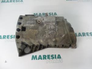 Used Sump Renault Scénic II (JM) 2.0 16V Price € 30,00 Margin scheme offered by Maresia Parts